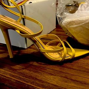 Azalea Wang Yellow Strappy Heel Pointed Toe Stilettos Adjustable Strap Size 7.5